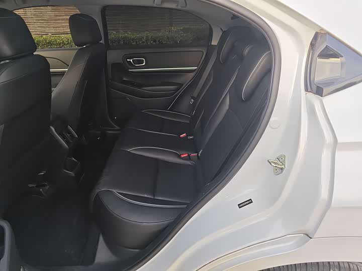 Фото 12 - Honda e:NP1