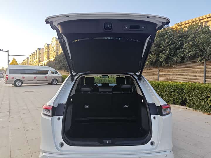 Фото 6 - Honda e:NP1