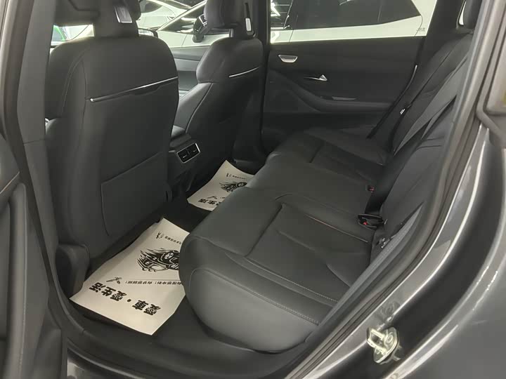 Фото 23 - Changan Deepal SL03