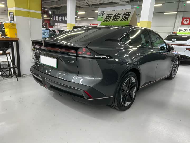 Фото 28 - Changan Deepal SL03