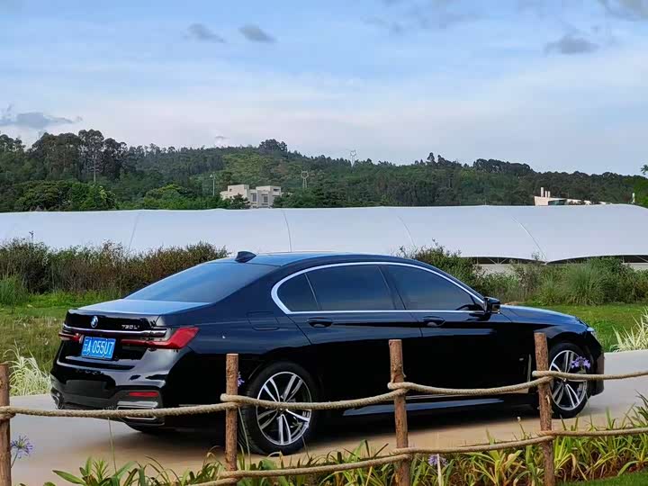 Фото 20 - BMW 7 Series