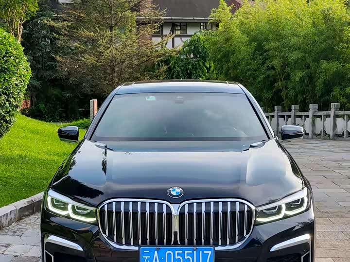 Фото 3 - BMW 7 Series