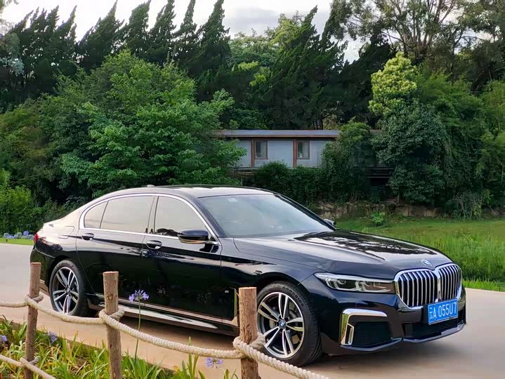 Фото 4 - BMW 7 Series