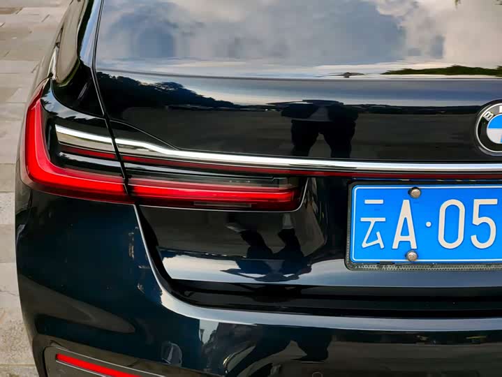 Фото 7 - BMW 7 Series