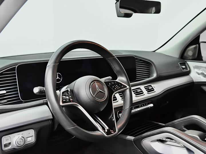 Фото 21 - Mercedes-Benz GLE-Class