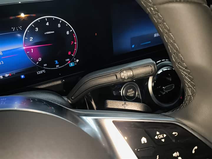 Фото 14 - Mercedes-Benz GLA-Class