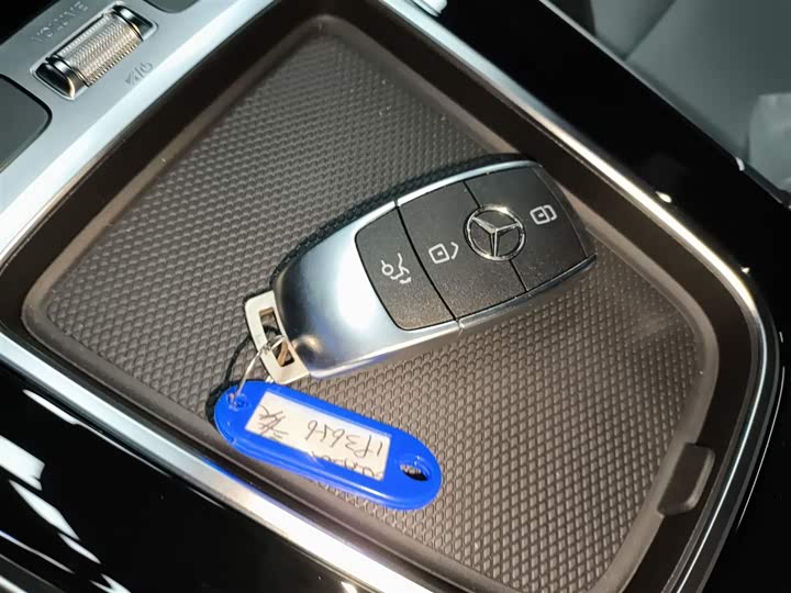 Фото 9 - Mercedes-Benz GLA-Class