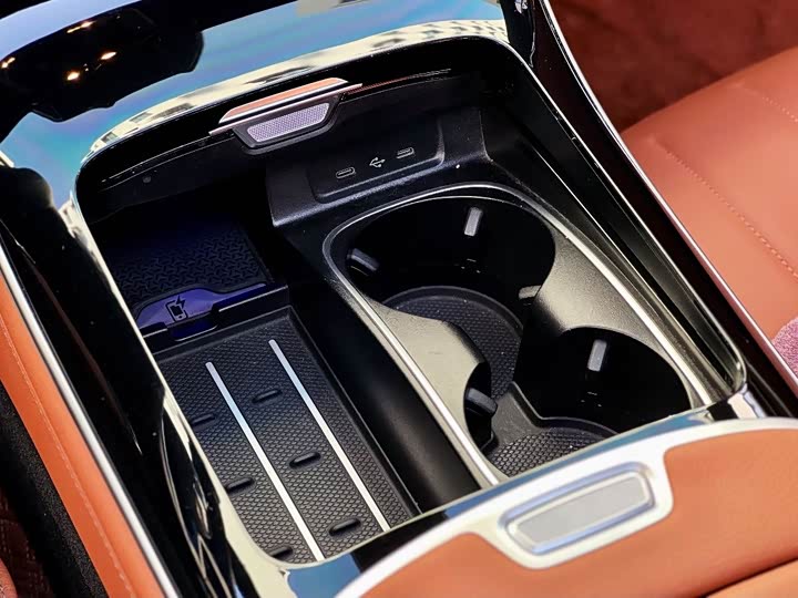 Фото 16 - Mercedes-Benz S-Class