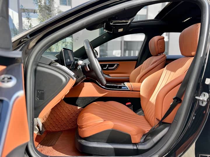 Фото 19 - Mercedes-Benz S-Class