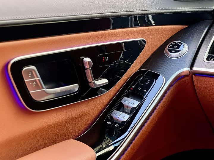 Фото 20 - Mercedes-Benz S-Class