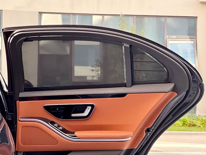 Фото 24 - Mercedes-Benz S-Class