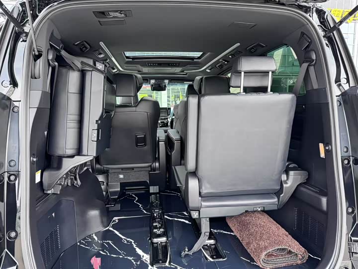 Фото 12 - Toyota Alphard