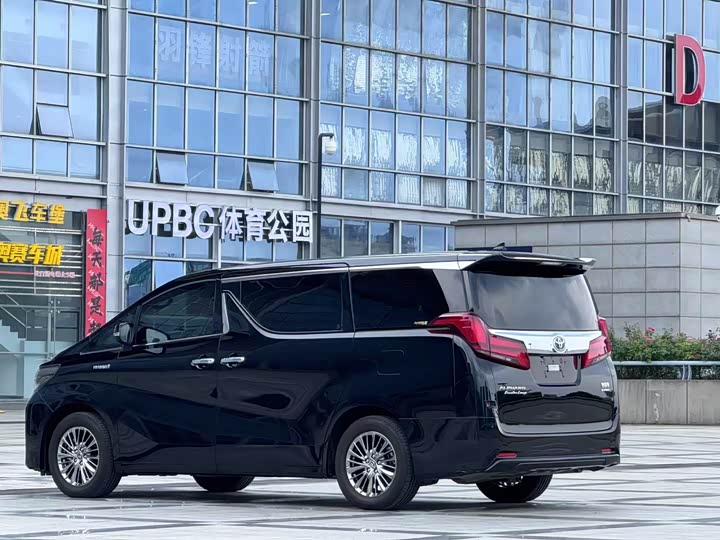Фото 4 - Toyota Alphard