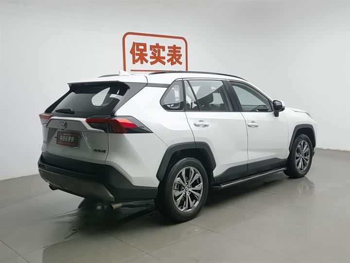 Фото 2 - Toyota RAV4