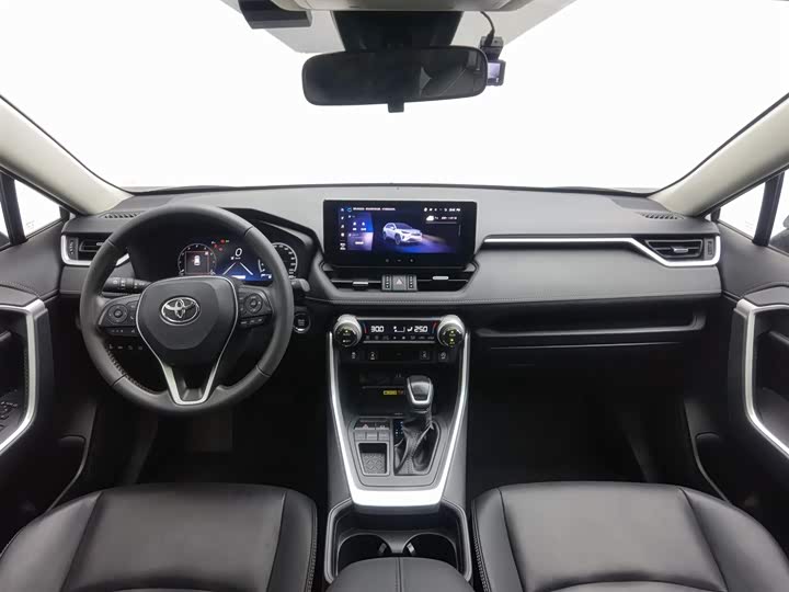 Фото 5 - Toyota RAV4