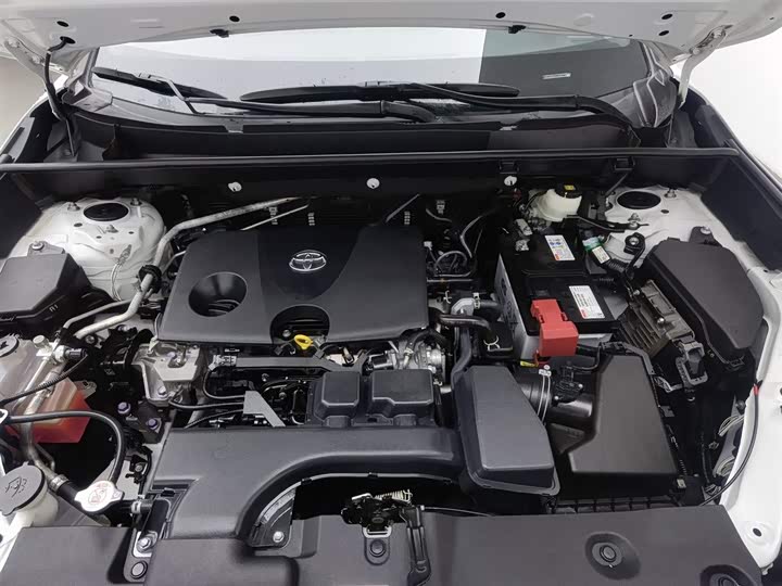 Фото 6 - Toyota RAV4