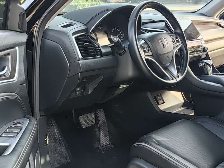 Фото 5 - Honda Avancier