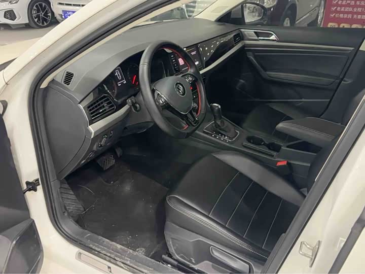 Фото 8 - Volkswagen Lavida