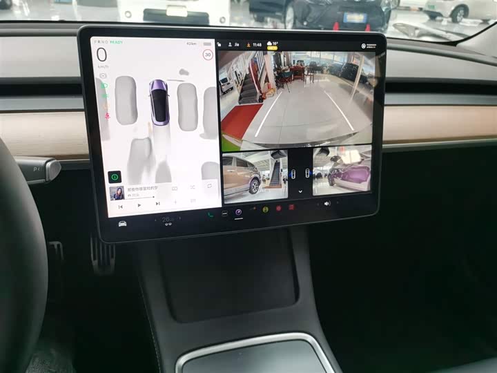 Фото 13 - Tesla Model 3