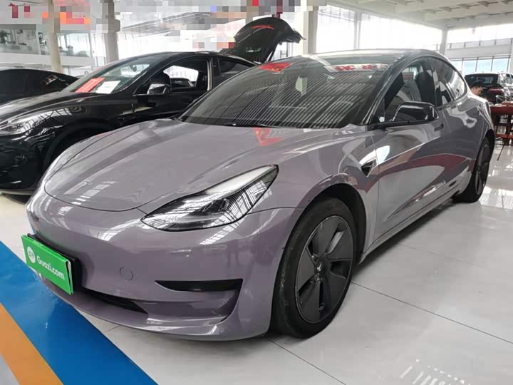 Фото 2 - Tesla Model 3