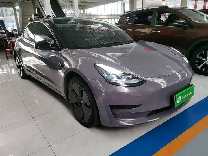 Фото 4 - Tesla Model 3