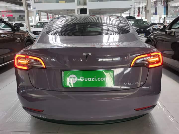 Фото 6 - Tesla Model 3