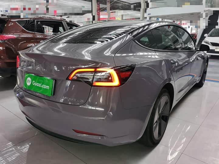 Фото 7 - Tesla Model 3