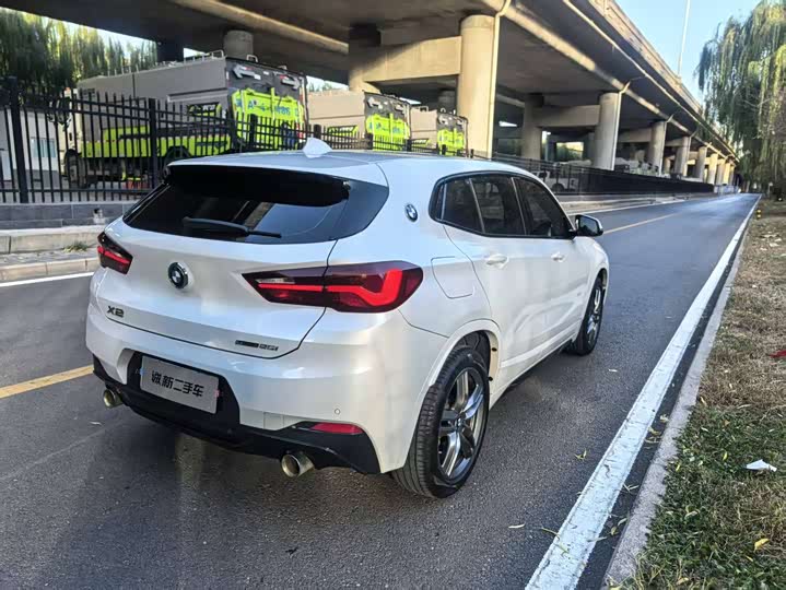 Фото 17 - BMW X2