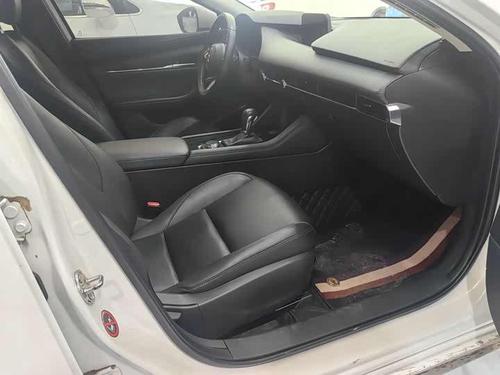 Фото 13 - Mazda 3 (Axela)