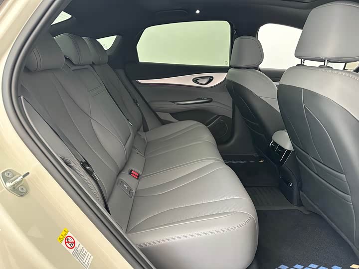 Фото 12 - BYD Seal 07 DM-i Hybrid