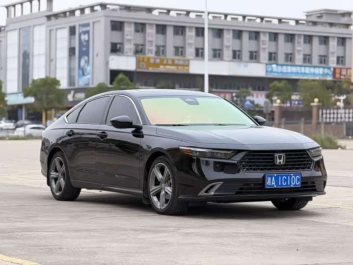 Фото 1 - Honda Accord