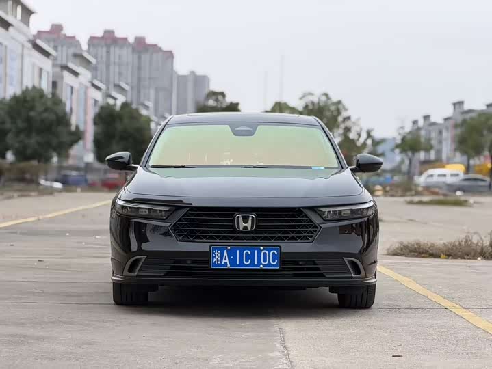 Фото 2 - Honda Accord