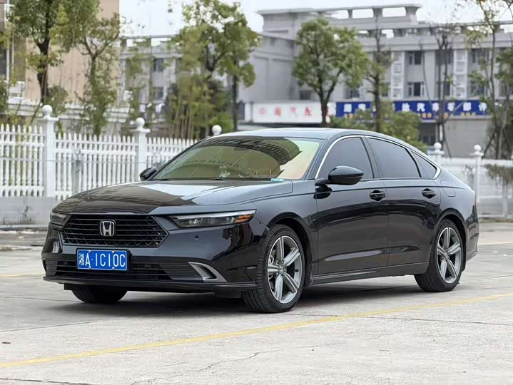 Фото 3 - Honda Accord