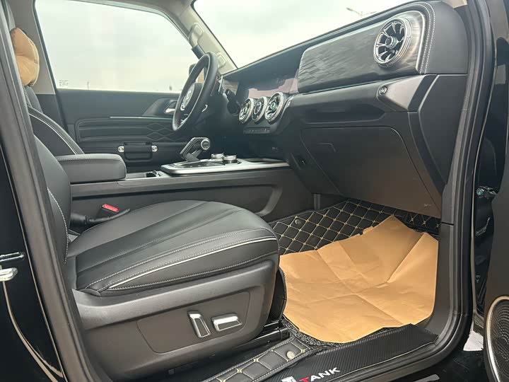 Фото 12 - Tank 300