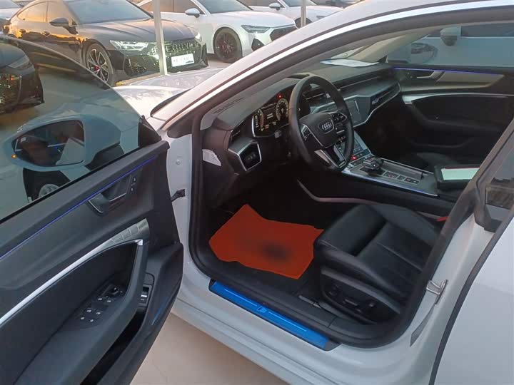 Фото 16 - Audi A7