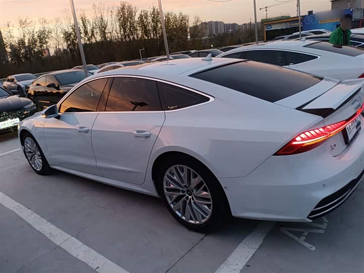 Фото 5 - Audi A7