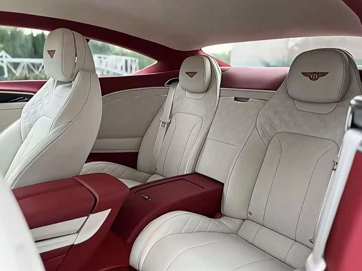 Фото 4 - Bentley Continental GT