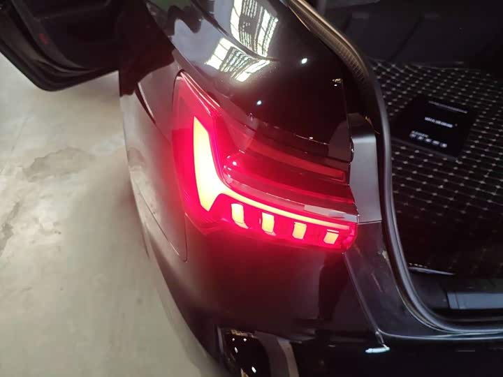 Фото 12 - Audi A6L