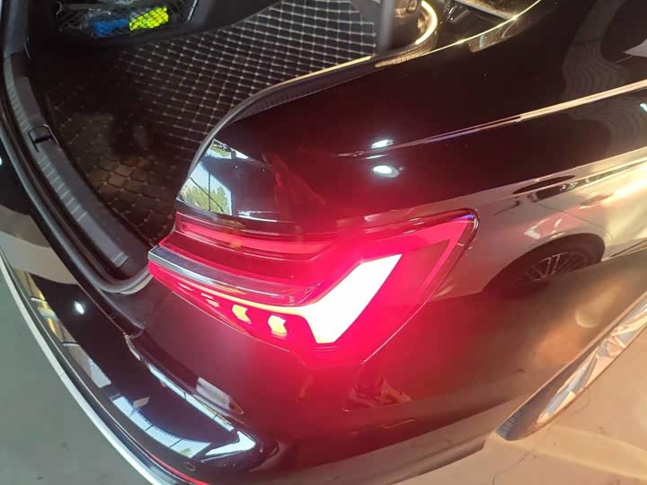 Фото 14 - Audi A6L