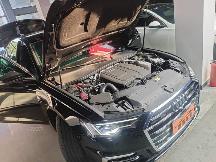 Фото 3 - Audi A6L