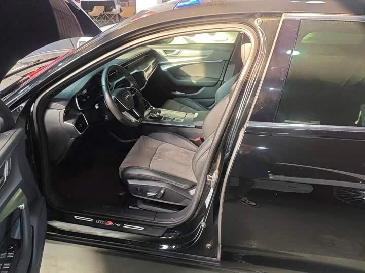 Фото 6 - Audi A6L