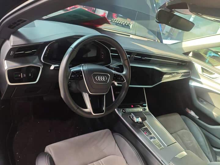 Фото 8 - Audi A6L