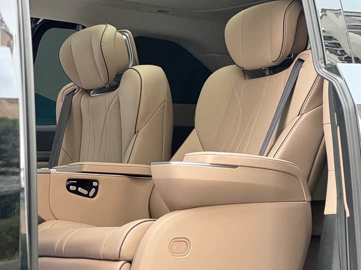 Фото 10 - XPeng X9