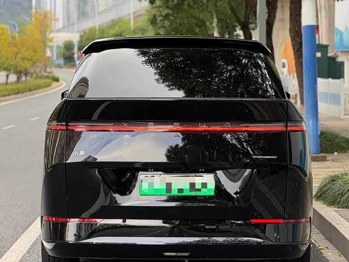 Фото 4 - XPeng X9