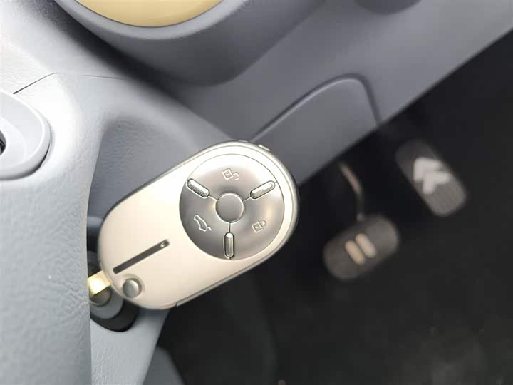 Фото 9 - Bestune Pony