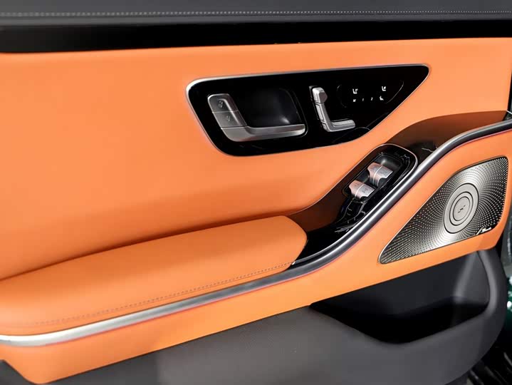 Фото 10 - Mercedes-Benz S-Class