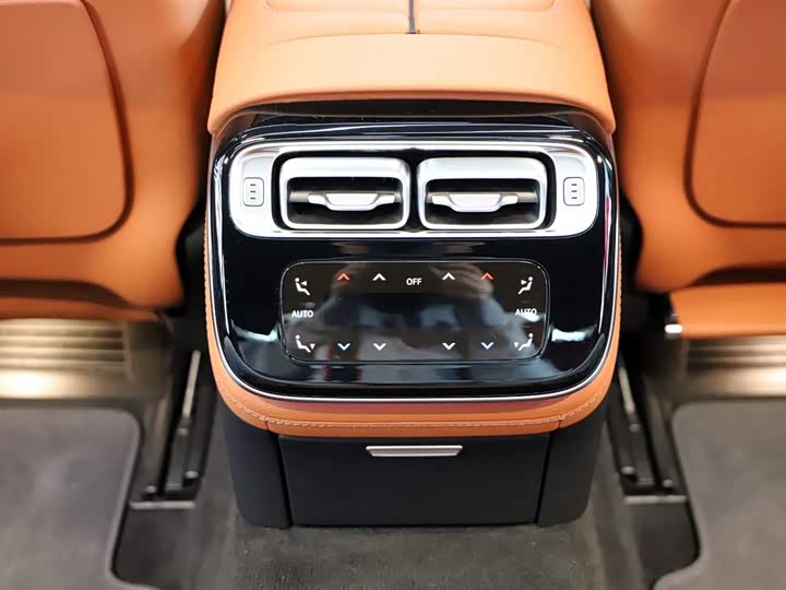 Фото 13 - Mercedes-Benz S-Class