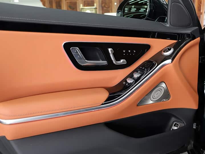 Фото 16 - Mercedes-Benz S-Class