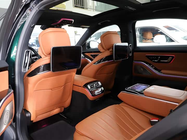 Фото 9 - Mercedes-Benz S-Class