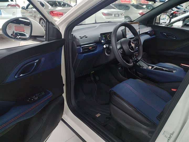 Фото 16 - BYD Seagull